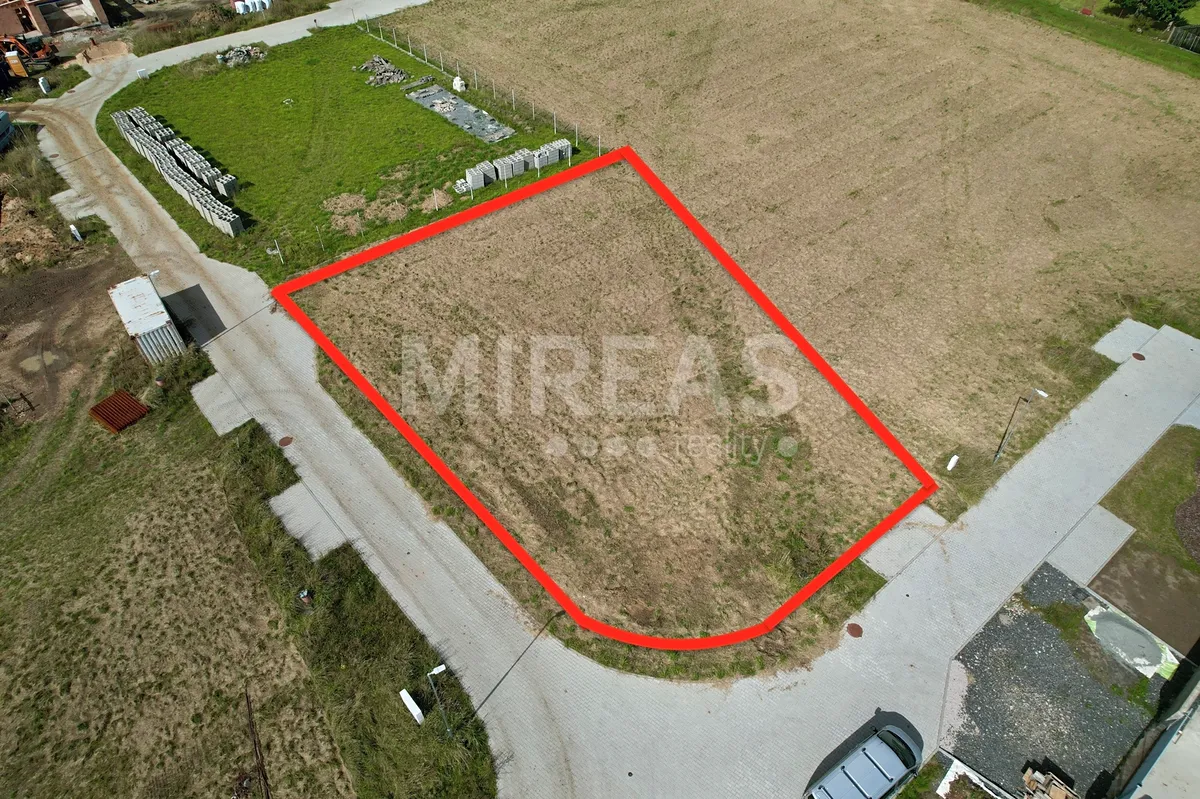 Prodej stavebního pozemku 942 m²